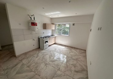 PH 2 MBIENTES  CON TERRAZA 1° PISO POR ESCALERA