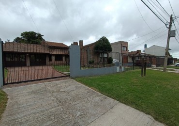 Casa 3 ambientes sobre dos lotes + departamento, cochera, quincho parque en Colinas de Peralta Ramos
