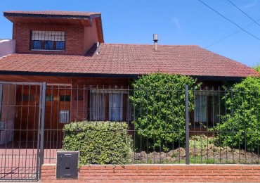 Chalet 5 ambientes C/pileta y Quincho