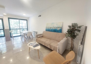 Dos ambientes con balcon al frente, toilette y Dormitorio en suite.