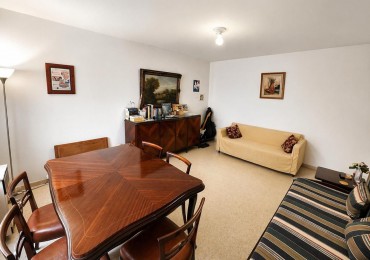 Dos ambientes en Plaza Mitre.