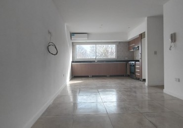 Depto 3 ambientes con cochera en villa primera