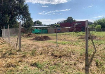 LOTE EN ESQUINA EN PARQUE PEÑA FRENTE AL CAMPING