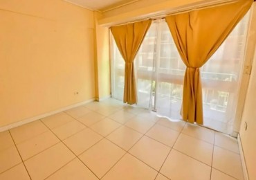 OPORTUNIDAD! 2 AMB CON BALCON AL FRENTE, DEPENDENCIA Y LAVADERO.