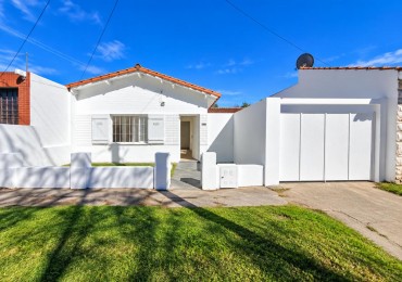 Venta casa 3 ambientes con garage y patio barrio las avenidas OPORTUNIDAD!