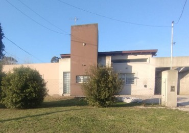 Casa 4 ambientes en barrio Alfar