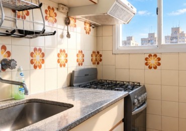 Venta departamento monoambiente amoblado zona Plaza Colon.