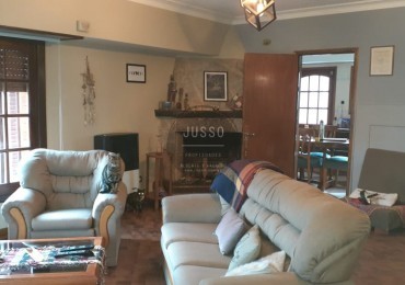 CASA 5 AMBIENTES CON PARQUE Y QUINCHO - BARRIO JARDIN PERALTA RAMOS