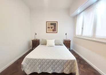 Depto. temporario de dos ambientes con patio para 2 personas. Varese.